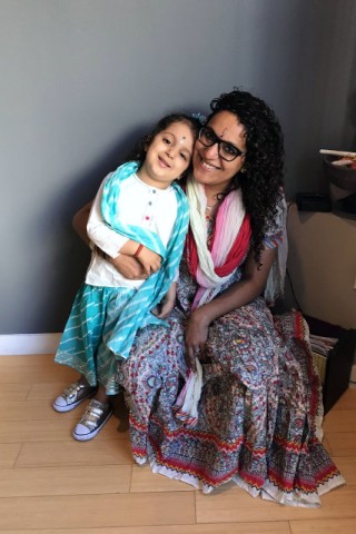 Raakhee Mirchandani with her daughter Satya